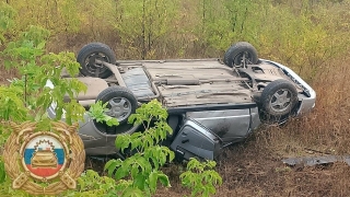 Две автоледи на "Ладах" вылетели с дорог и оказались в больнице
