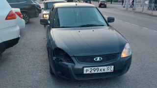 В Саратове автохамы из КБР заблокировали парковку у ТЦ "Аврора"