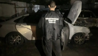 В сгоревшем в Саратове авто нашли тело мужчины