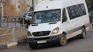 Дорожные работы и просьбы саратовцев изменили схемы движения трех автобусных маршрутов