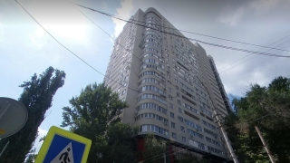 В Саратове с высотки на Мичурина упал и разбился насмерть молодой человек