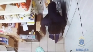 В Саратове рецидивист обчистил магазин и пытался скрыться под Ульяновском