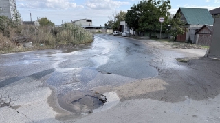 Граждане две недели ждут от "Саратовводоканала" осушения "реки" в Юрише