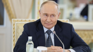 Президент присвоил звания четырем саратовцам и наградил медалями еще двух