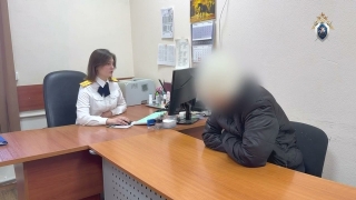 На Зеркальной саратовчанка зарезала сожителя