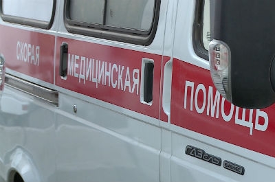 В столкновении "семерки" со столбом пострадал молодой водитель