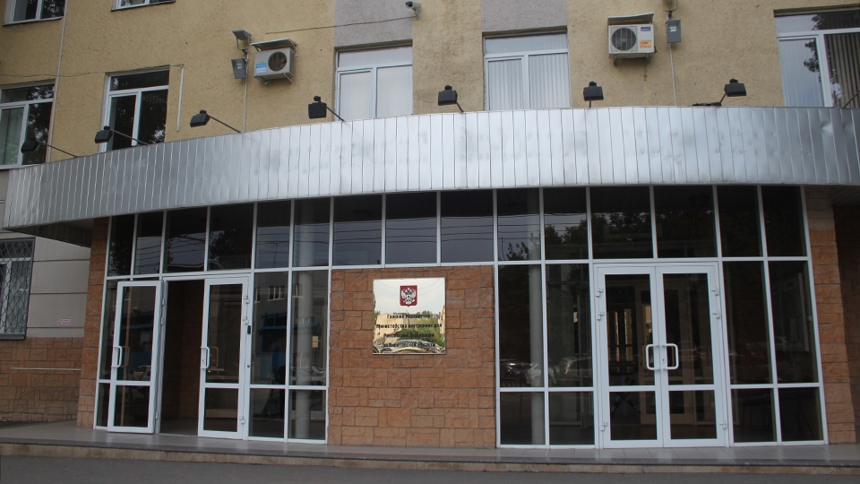 Голый грабитель напал на женщину в Саратове