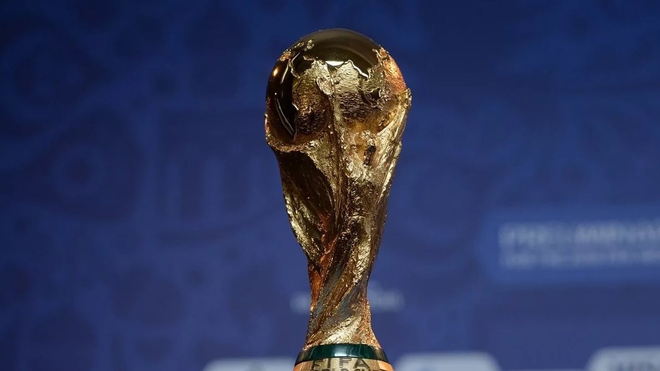 Саратовцев приглашают прикоснуться к Кубку Чемпионата мира по футболу
