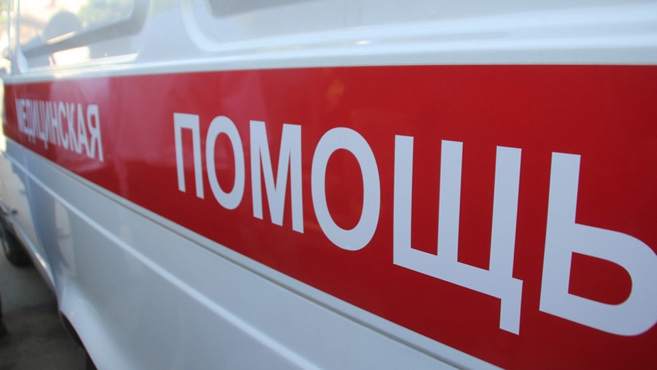 Водитель "семерки" въехал в группу подростков. 16-летняя девочка в больнице
