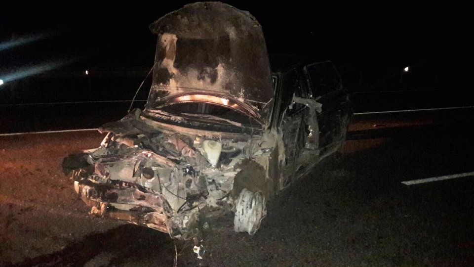 Лихач на "Приоре" протаранил автопоезд под Вольском