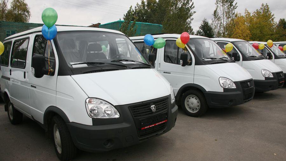 Для многодетных саратовских семей закупят семь микроавтобусов