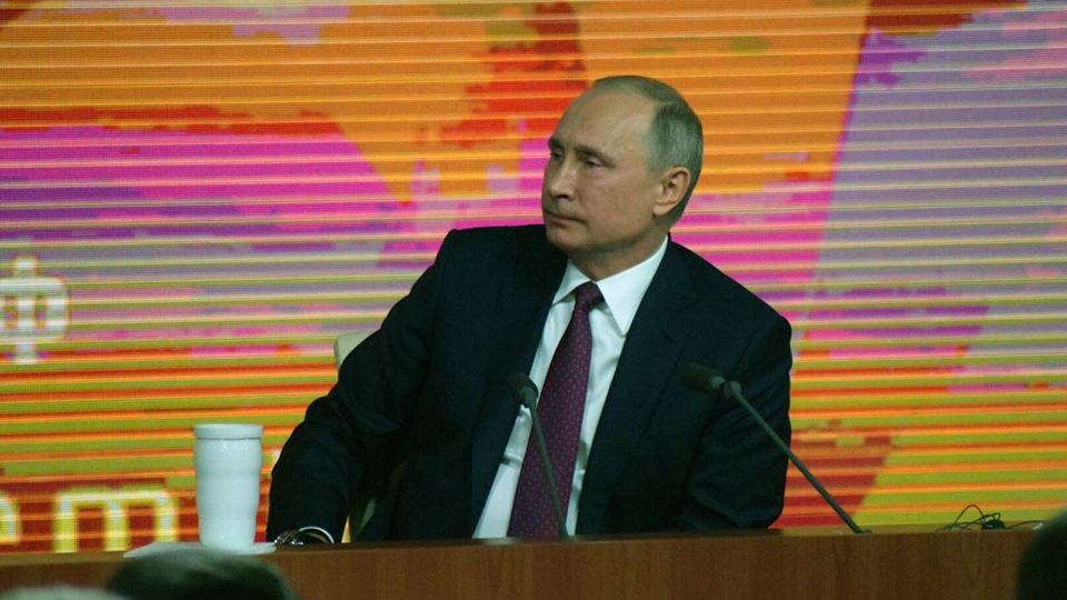 Президент подписал закон о повышении МРОТ до уровня прожиточного минимума