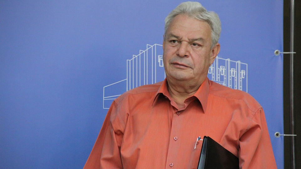 Леонид Писной предложил жителям Цветочного вариант размещения детской площадки