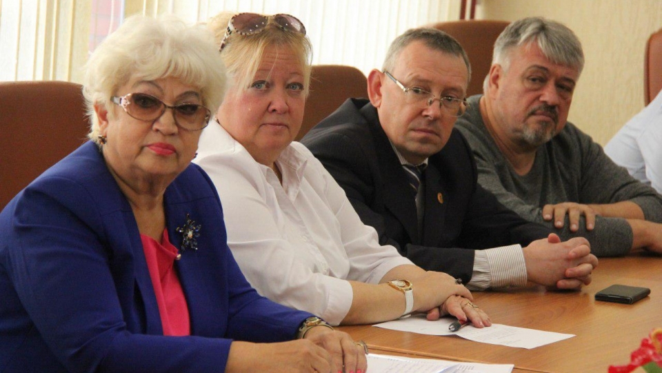 Коммунисты помешали перевыборам Общественного совета при облдуме