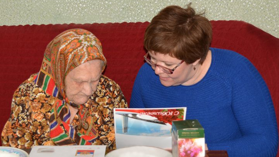 Саратовской долгожительнице исполнилось 107 лет. В войну она писала на снарядах "Смерть фашистам!"