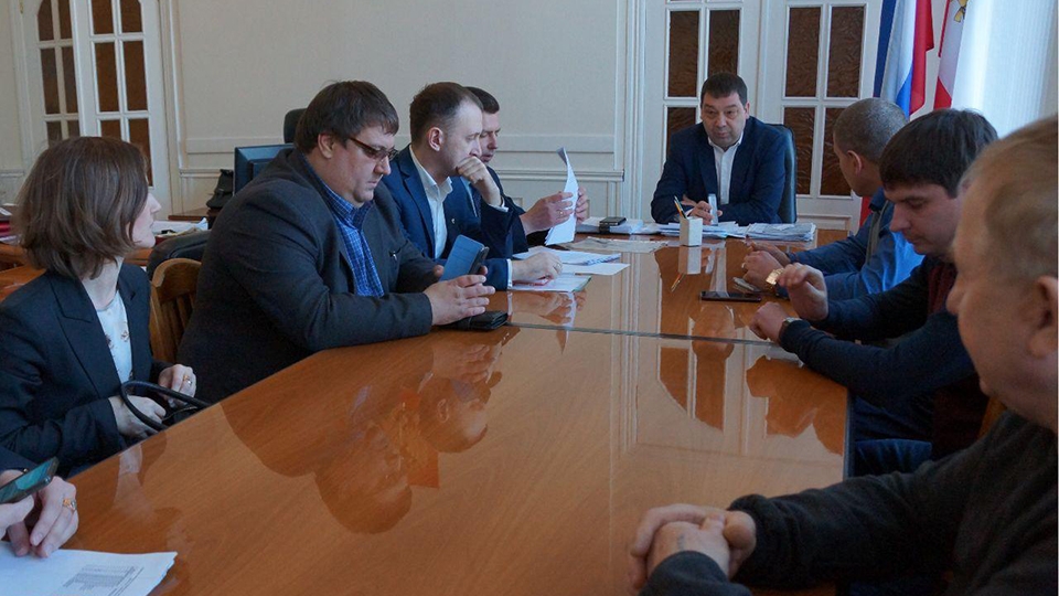 Энергетики обсудили с представителями УК наладку внутридомового оборудования