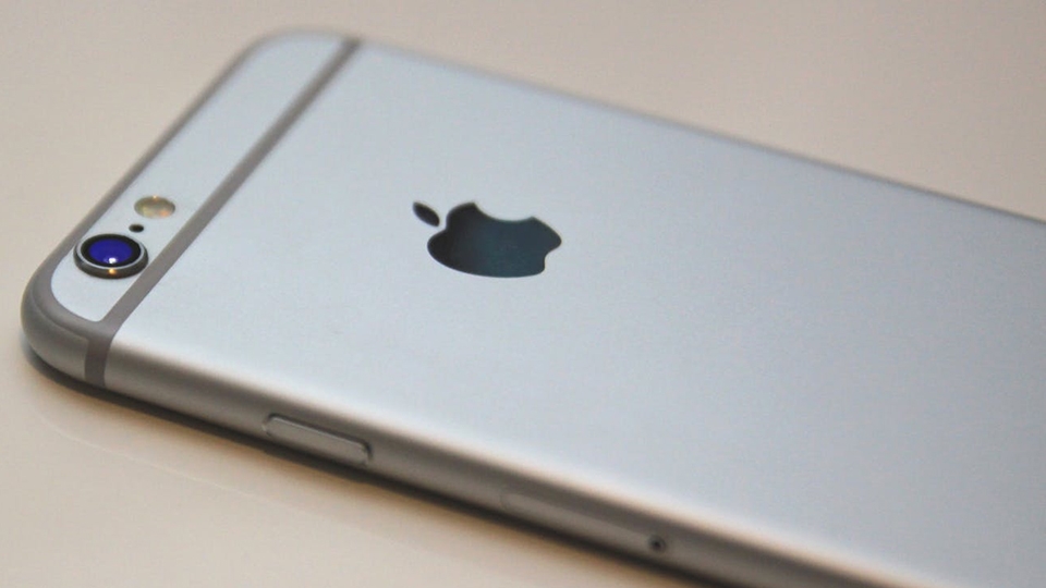 В кафе на Радищева 18-летняя девушка лишилась iPhone