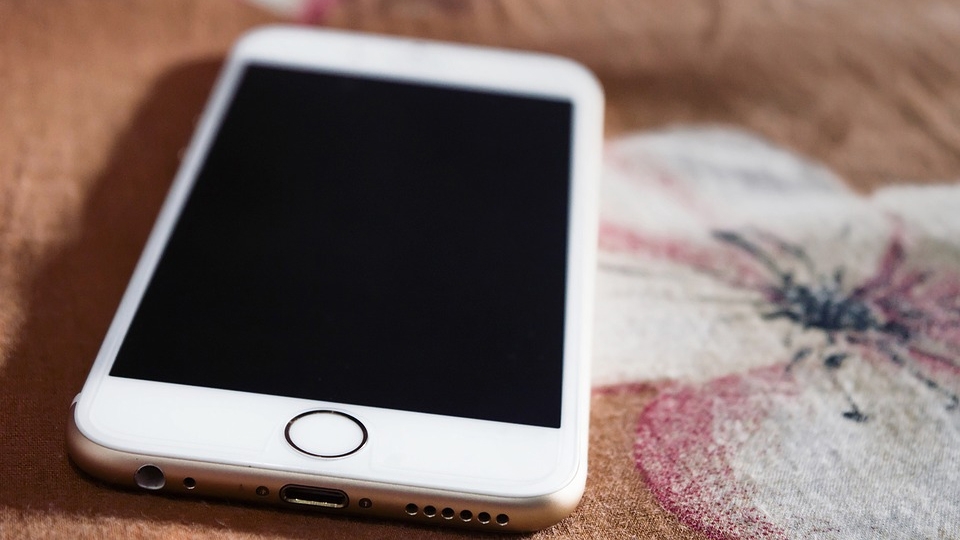 Саратовец украл iPhone на Мичурина и продал на Сенном рынке