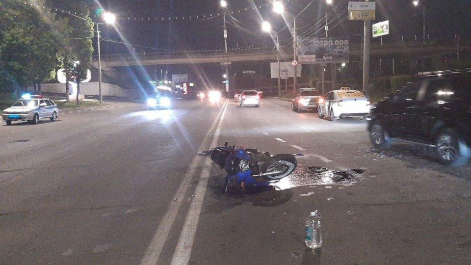 На Шехурдина водитель иномарки отправил мотоциклистов в больницу