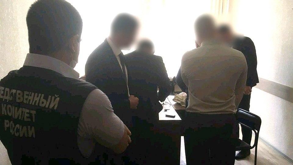 Саратовец заплатит крупный штраф за взятку сотруднику ФСБ
