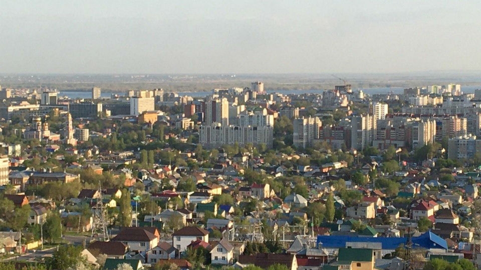 Саратовцев ждет нежаркое воскресенье с утренним туманом