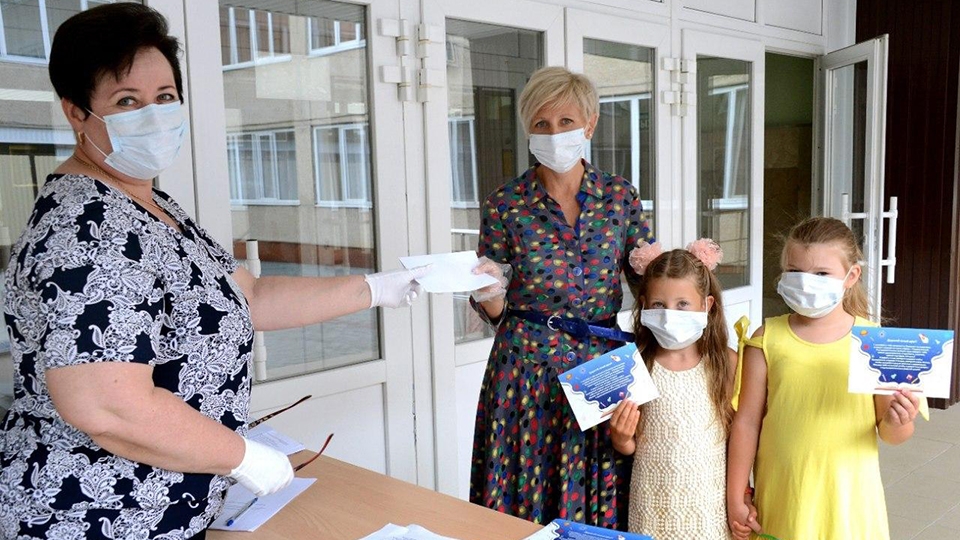 Балаковская АЭС помогла 80 семьям подготовить первоклассников к школе