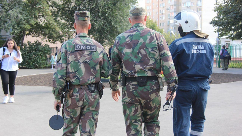 Причиной эвакуации школы в Саратове стали угрозы 15-летней ученицы