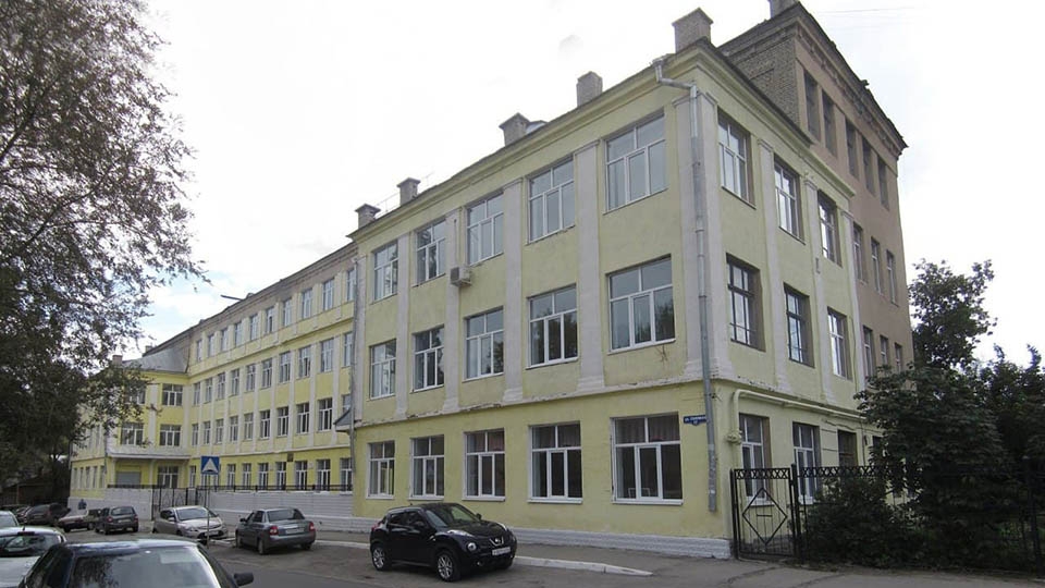 Власти Саратова ищут директора для 9-й школы