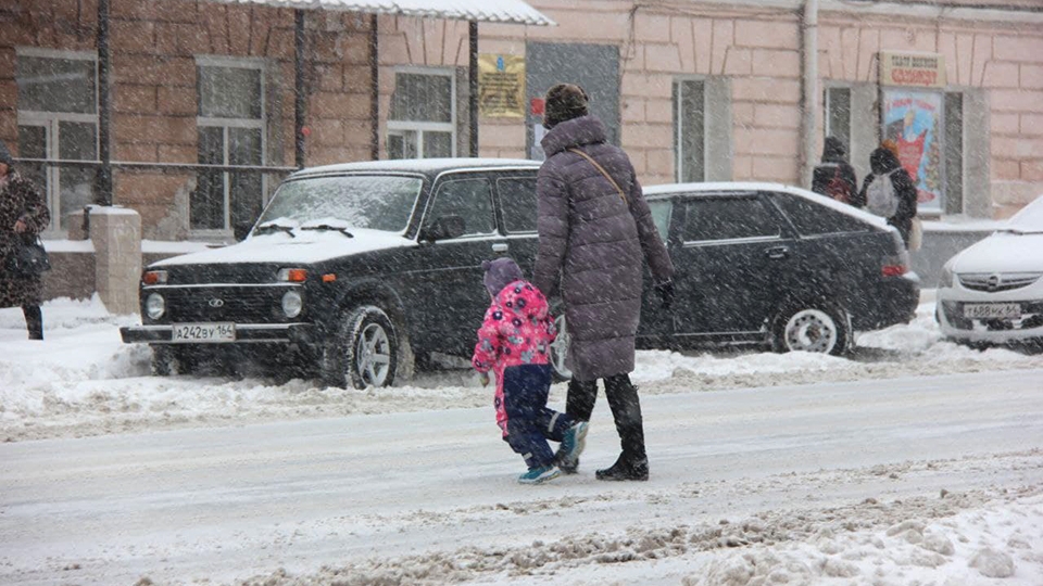 Мокрый снег и сильный ветер. Саратовцев ждут пасмурные выходные