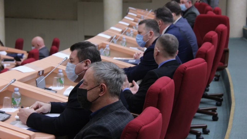В Саратове поднимут зарплату муниципальным чиновникам