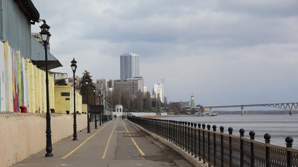 Саратовцев ждет облачная среда с дождем и ветром