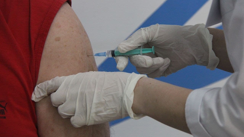Вакцинация от COVID-19 в Саратовской области может стать обязательной