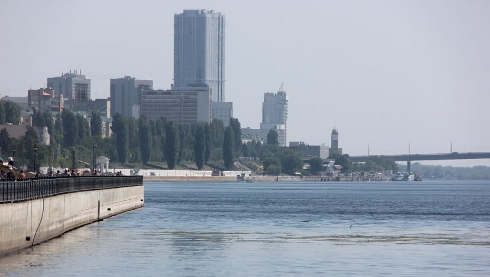 Саратовцев ждет теплый и ветреный понедельник
