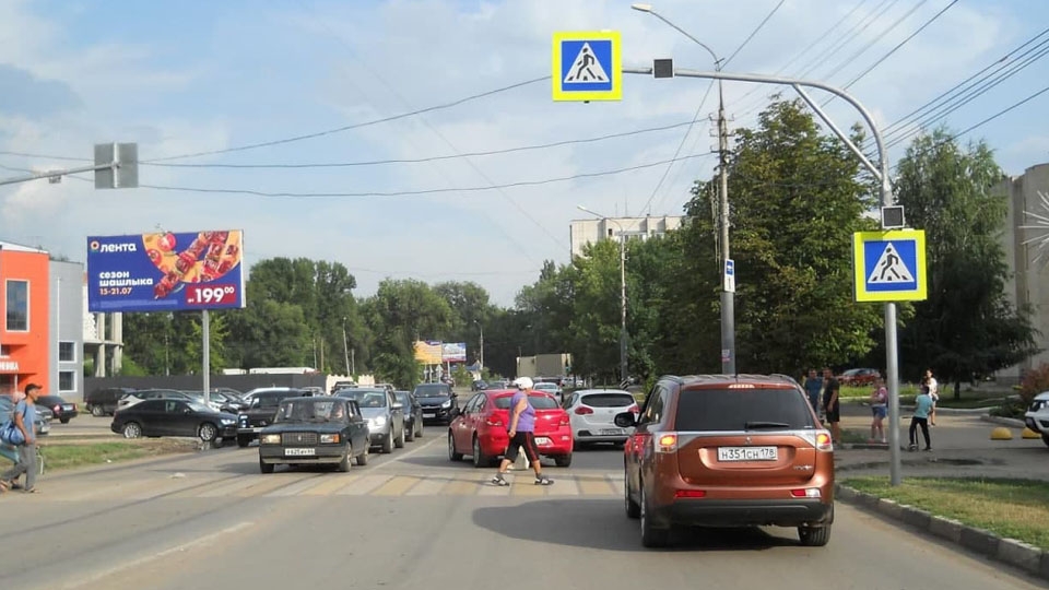 В Энгельсе иномарка сбила на "зебре" 9-летнего мальчика