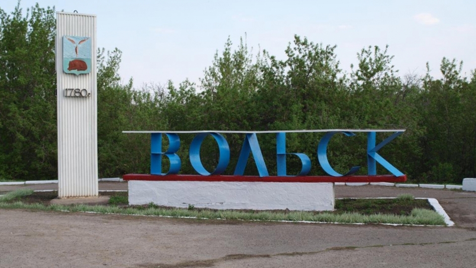 В День Победы саратовец выкручивал полицейским руки и бил в живот
