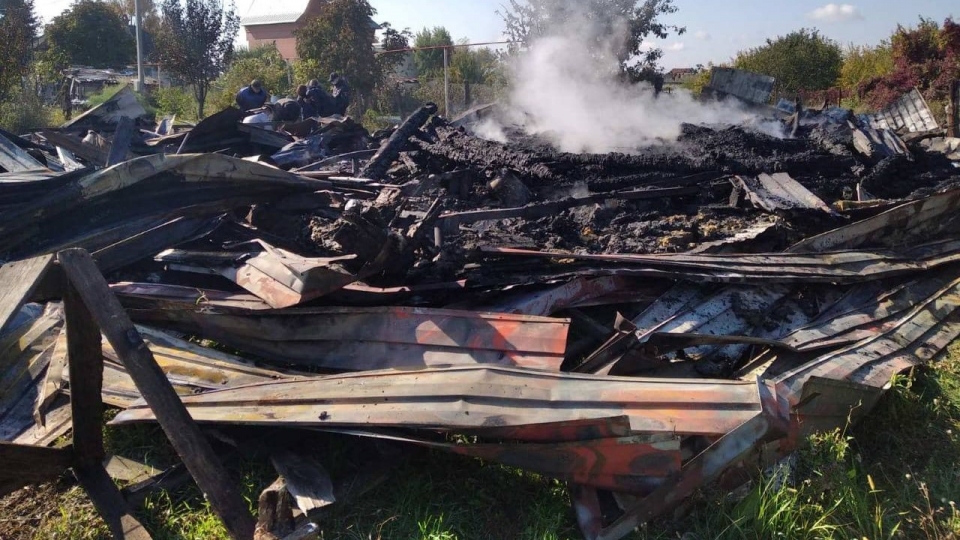 В Чардыме из-за неосторожного обращения с огнем сгорела дача