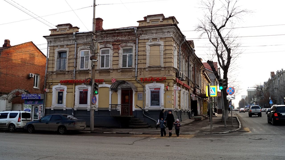 Аварийный дом в центре Саратова обещают реконструировать