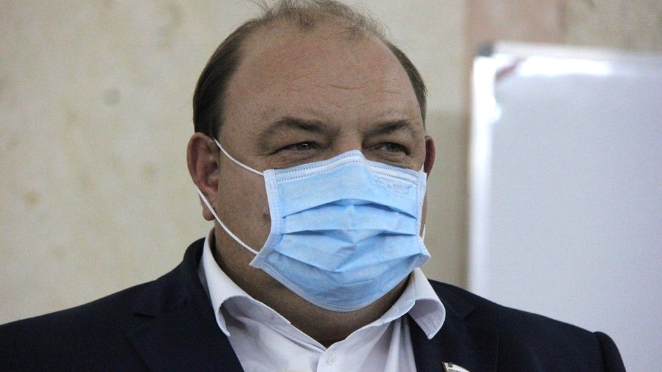 Олег Костин: "Сейчас идет подъем числа желающих привиться"