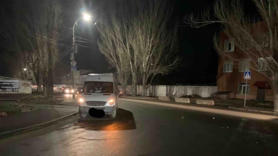 В Саратове маршрутка сбила 43-летнюю женщину. За день пострадали еще пять пешеходов
