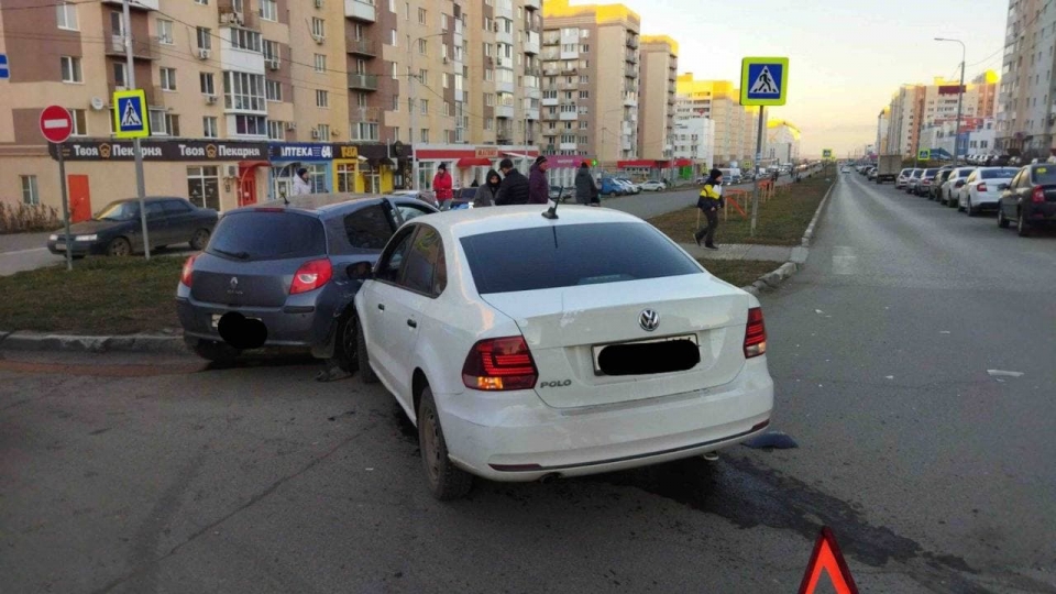 В Солнечном-2 пострадал 23-летний водитель "Фольксвагена"