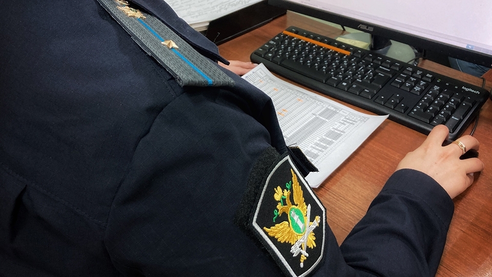 Саратовец отдал знакомому долг после запрета на выезд из страны