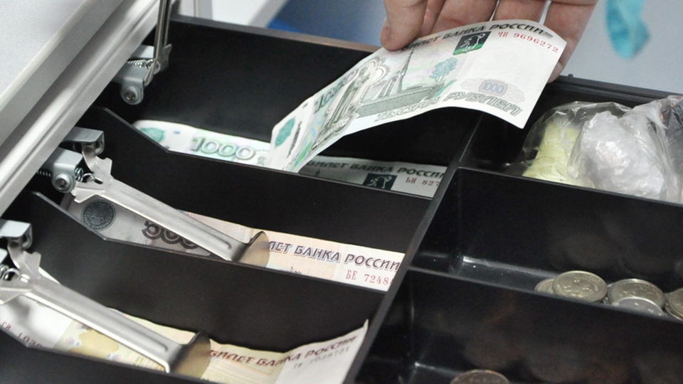 Продавец крал "по месту работы" деньги и ставил на спорт