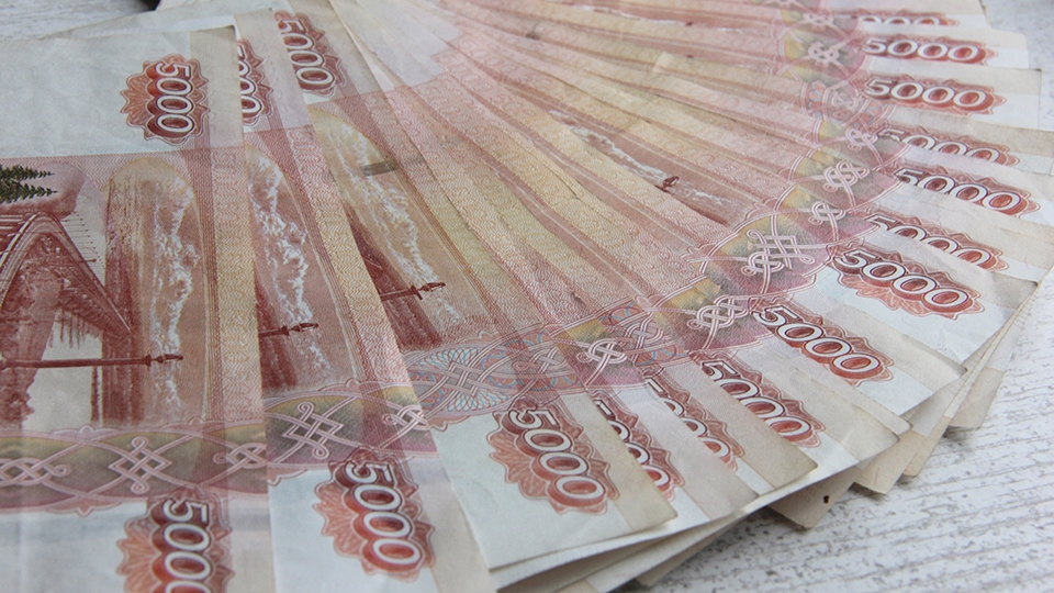 Кассир саратовского банка присвоила более 3 млн рублей и получила условный срок