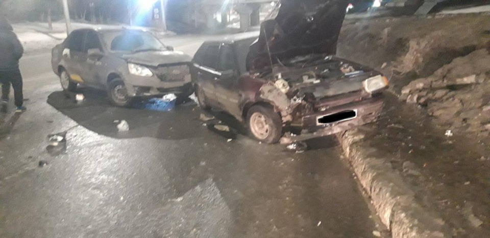 В ДТП на Московском шоссе пострадали двое водителей