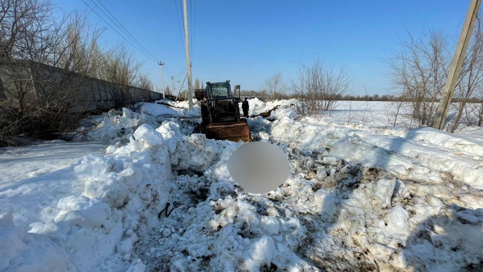 Под Энгельсом на очистных сооружениях рабочий обнаружил труп