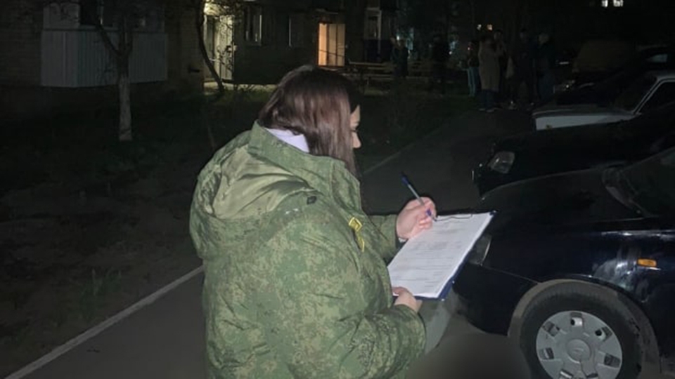 Ночью возле подъезда нашли зарезанного 40-летнего мужчину