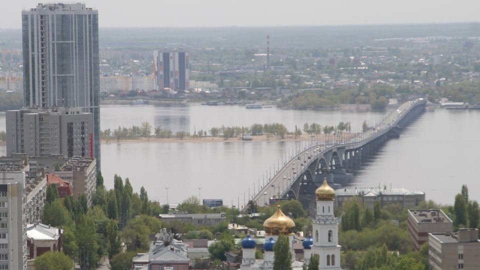 Во вторник саратовцам сулят теплую погоду и южный ветер