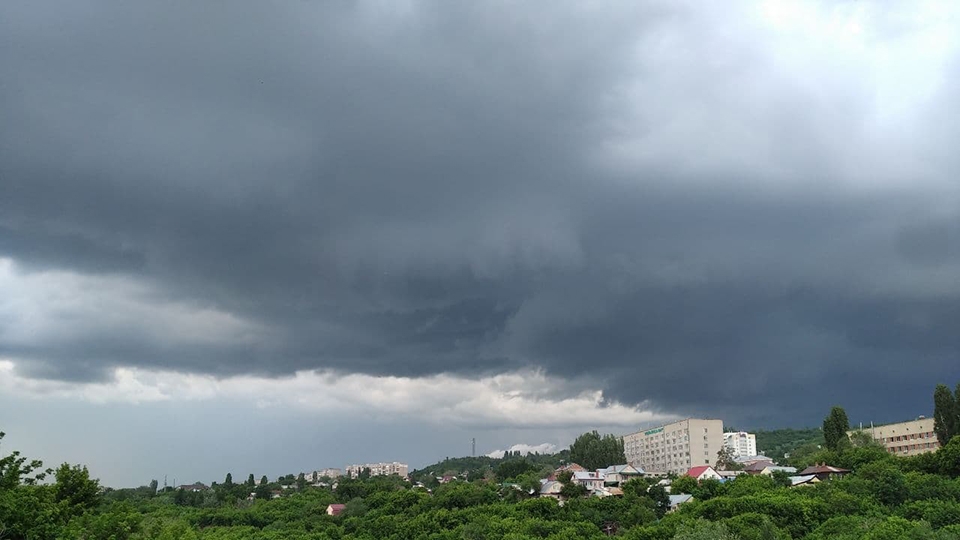Жителям Саратова обещают дождичек в четверг