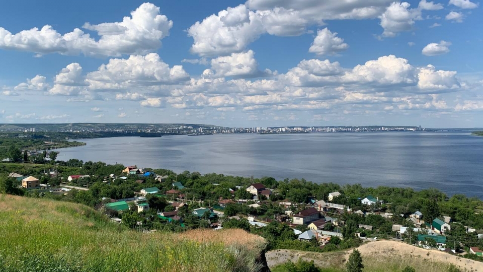 Саратовцев ждет жаркий понедельник