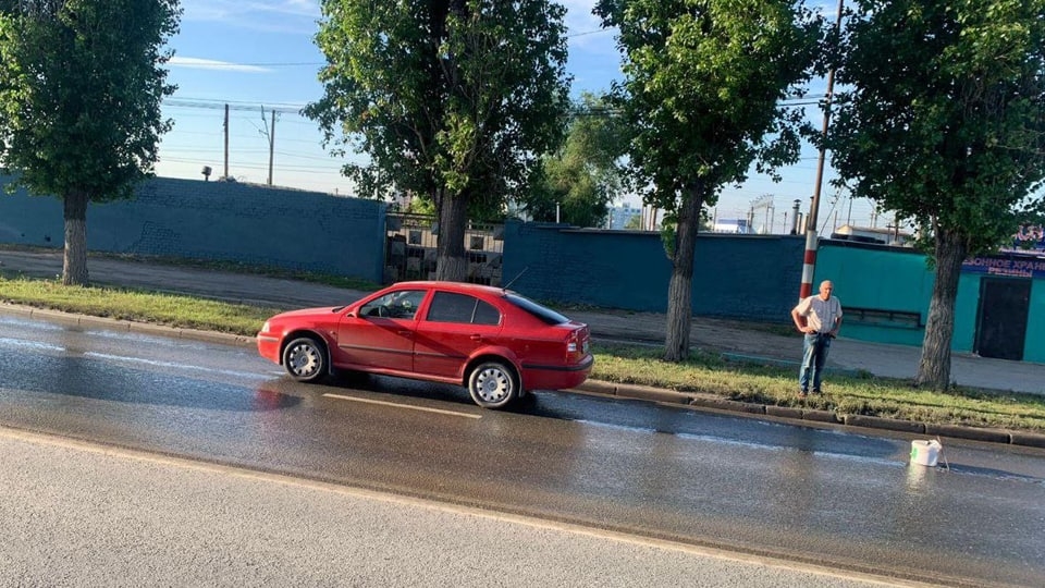 На Ново-Астраханском шоссе женщина попала под колеса "Шкоды"